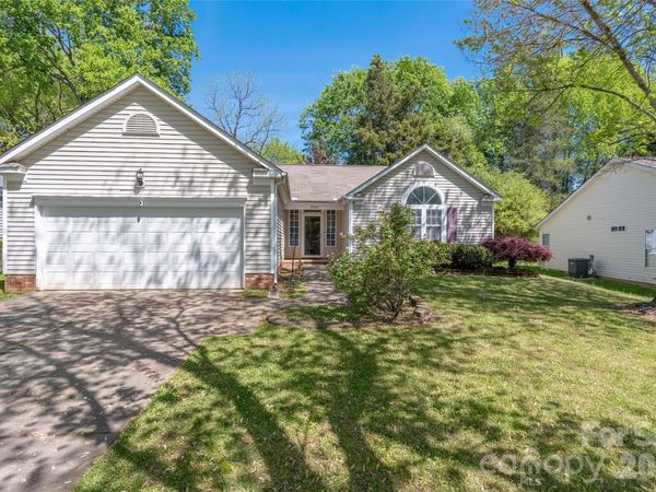 9713 Veronica Drive, Charlotte, NC 28215