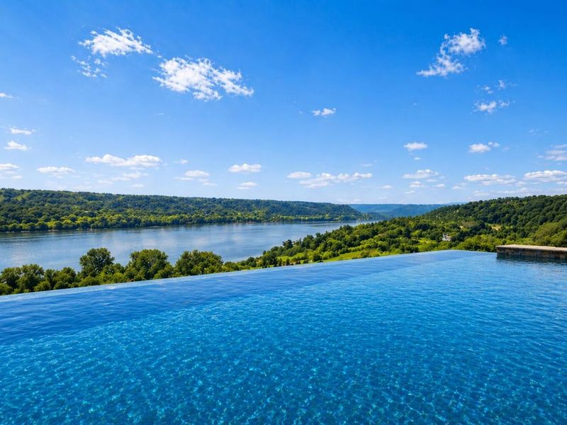 1 Rivers Pointe Drive, Hebron, KY 41048 Photo 2