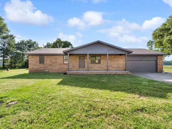 100 S 22nd Avenue, Paragould, AR 72450