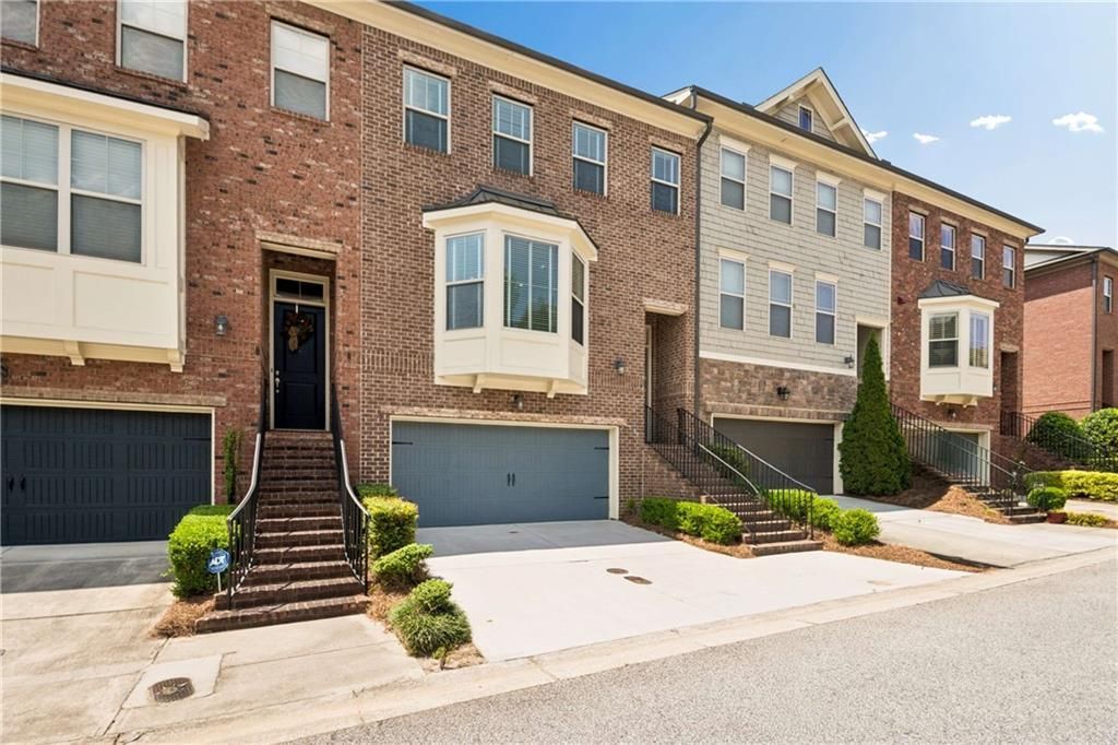 2154 W Village Lane Se, Smyrna, GA 30080 Main Photo