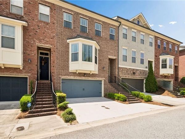 2154 W Village Lane SE, Smyrna, GA 30080