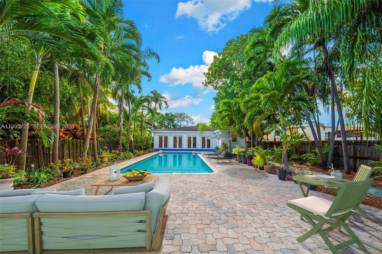 3755 Royal Palm Ave, Miami Beach, FL 33140 Photo