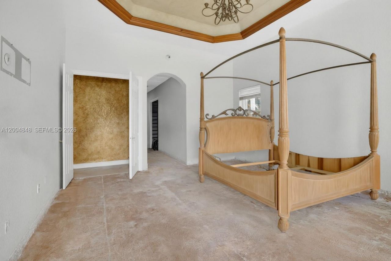 10161 N Lake Vista Cir, Davie, FL 33328 Photo
