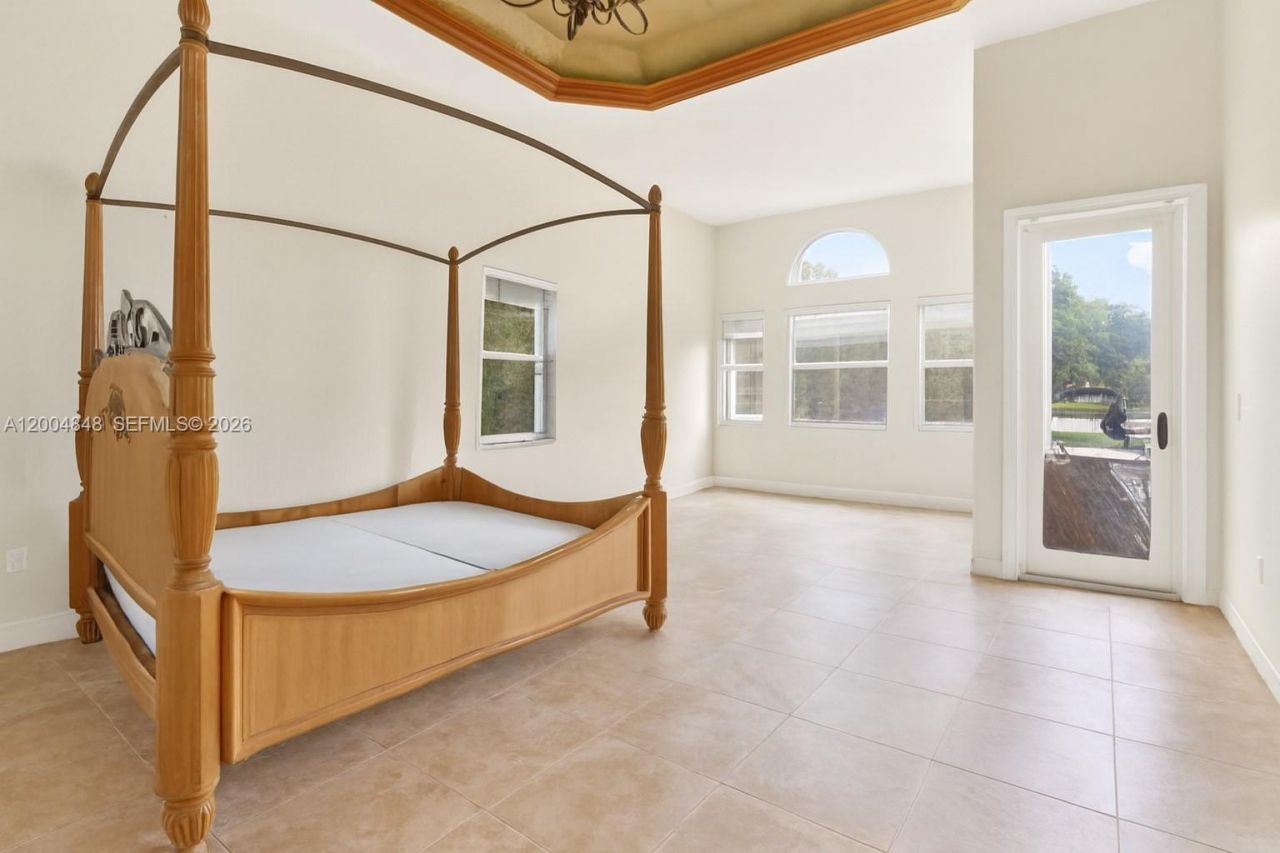 10161 N Lake Vista Cir, Davie, FL 33328 Photo