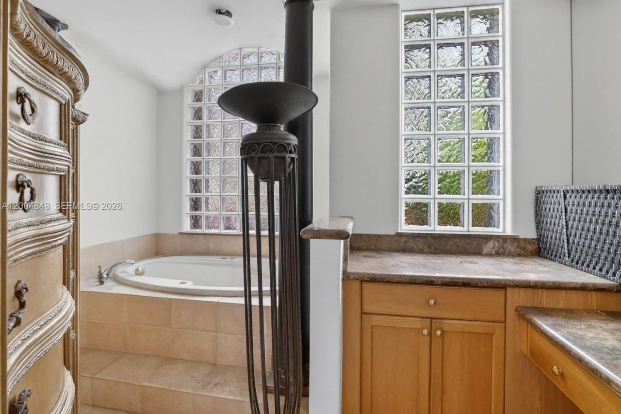 10161 N Lake Vista Cir, Davie, FL 33328 Photo