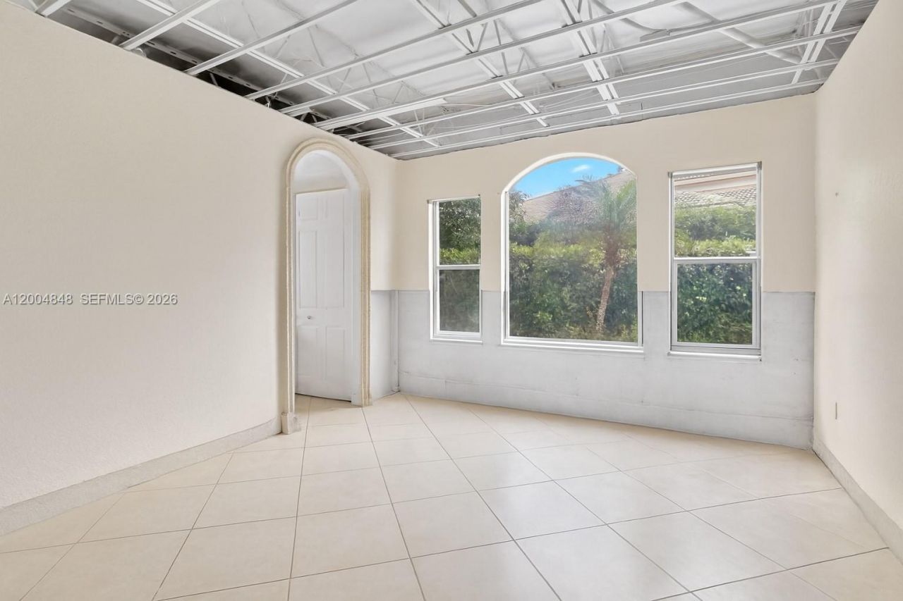 10161 N Lake Vista Cir, Davie, FL 33328 Photo