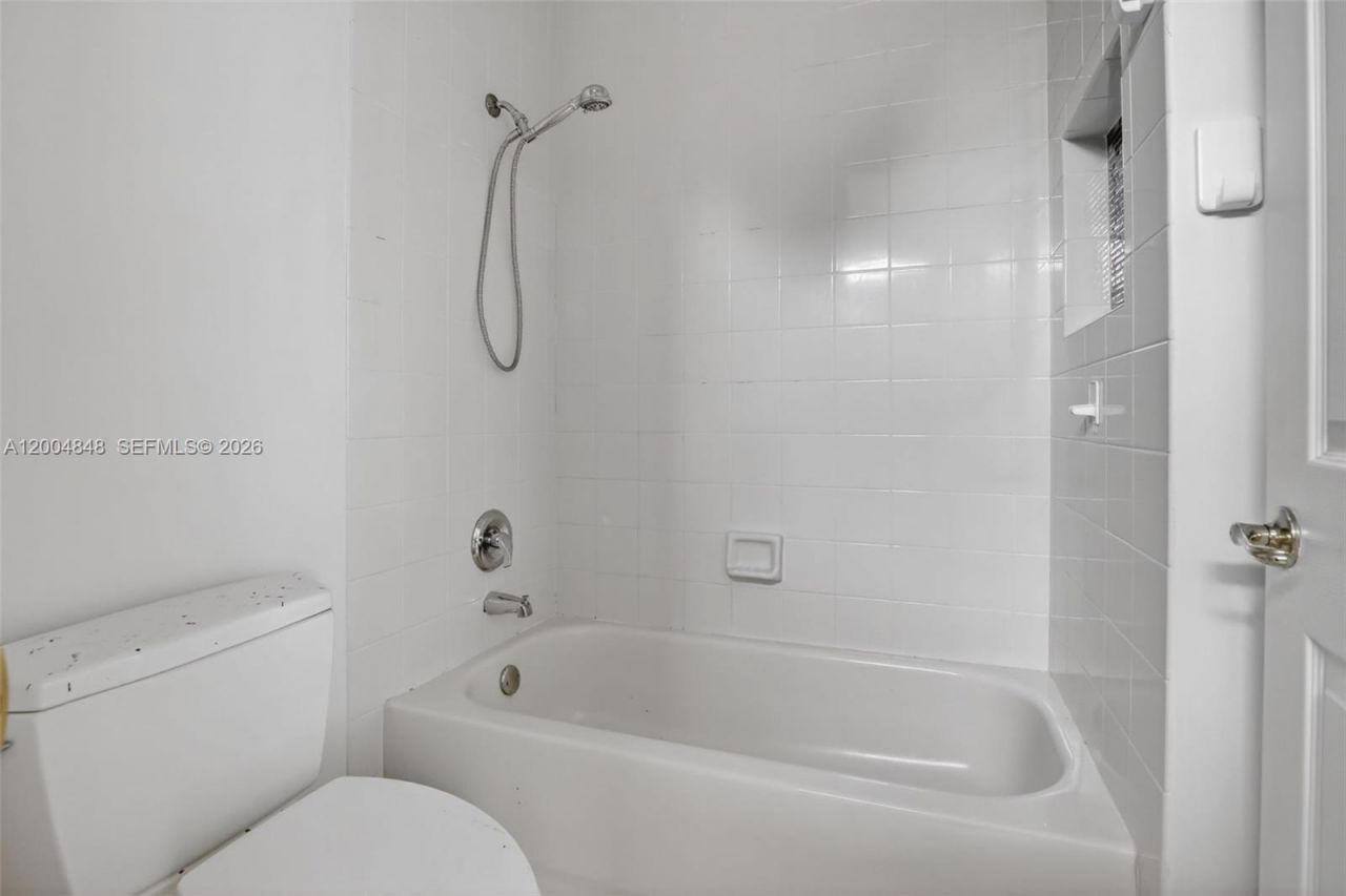 10161 N Lake Vista Cir, Davie, FL 33328 Photo