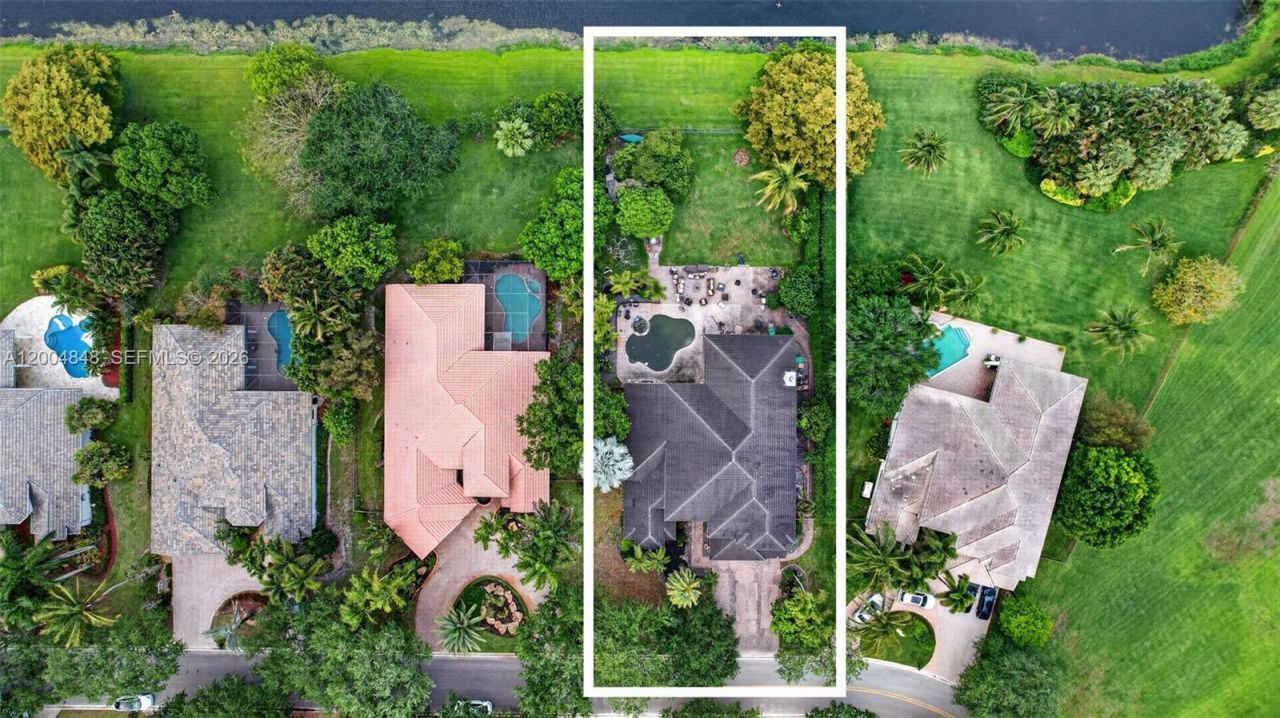 10161 N Lake Vista Cir, Davie, FL 33328 Photo