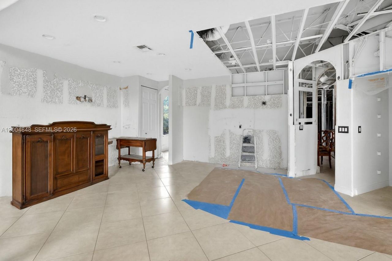 10161 N Lake Vista Cir, Davie, FL 33328 Photo