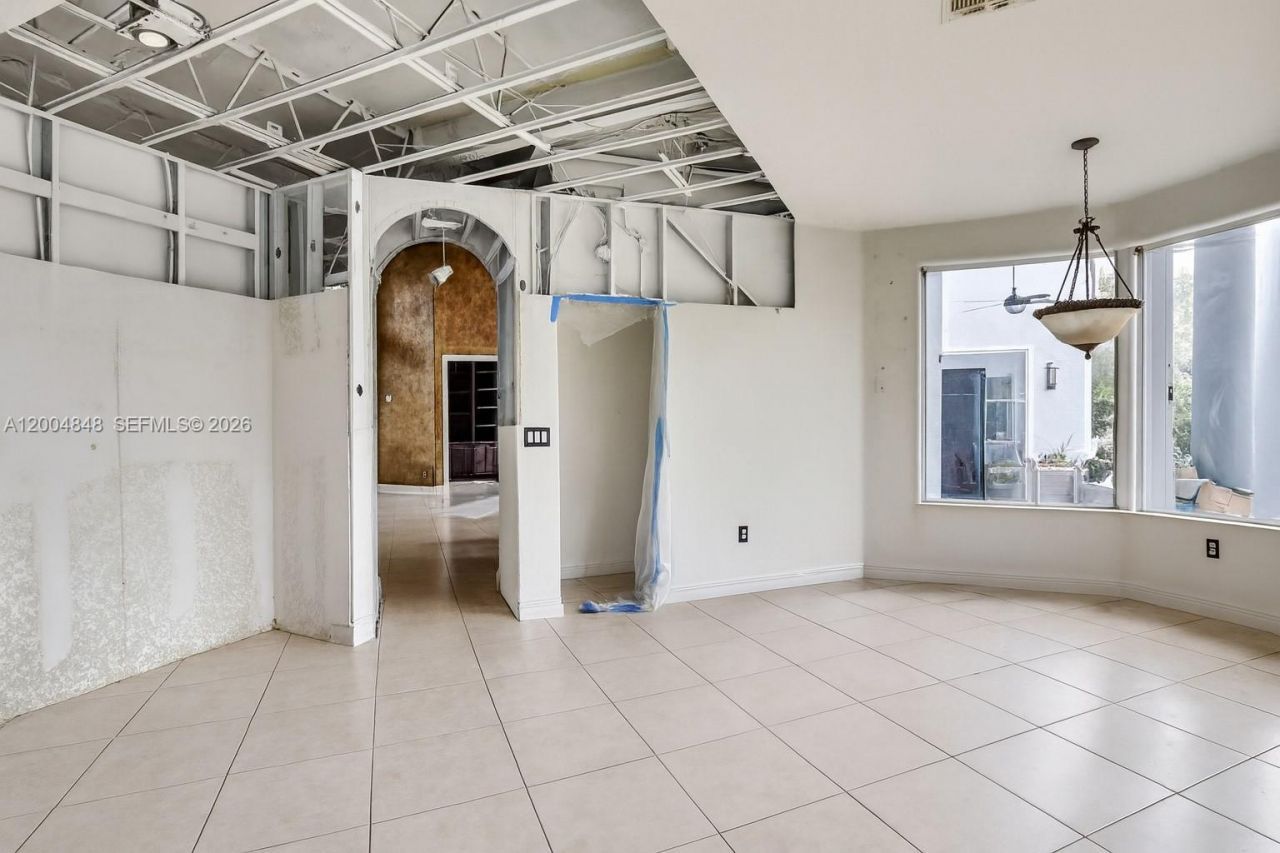 10161 N Lake Vista Cir, Davie, FL 33328 Photo