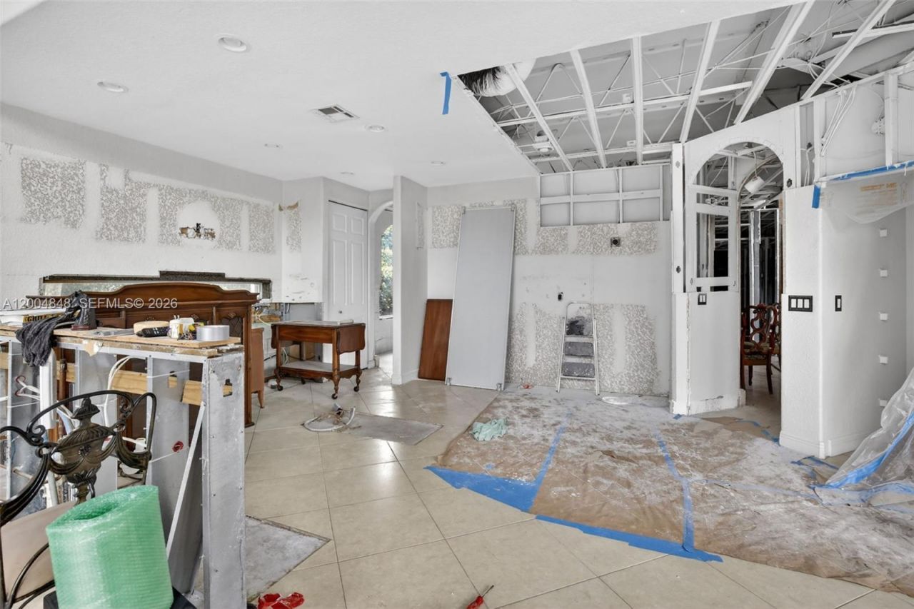 10161 N Lake Vista Cir, Davie, FL 33328 Photo