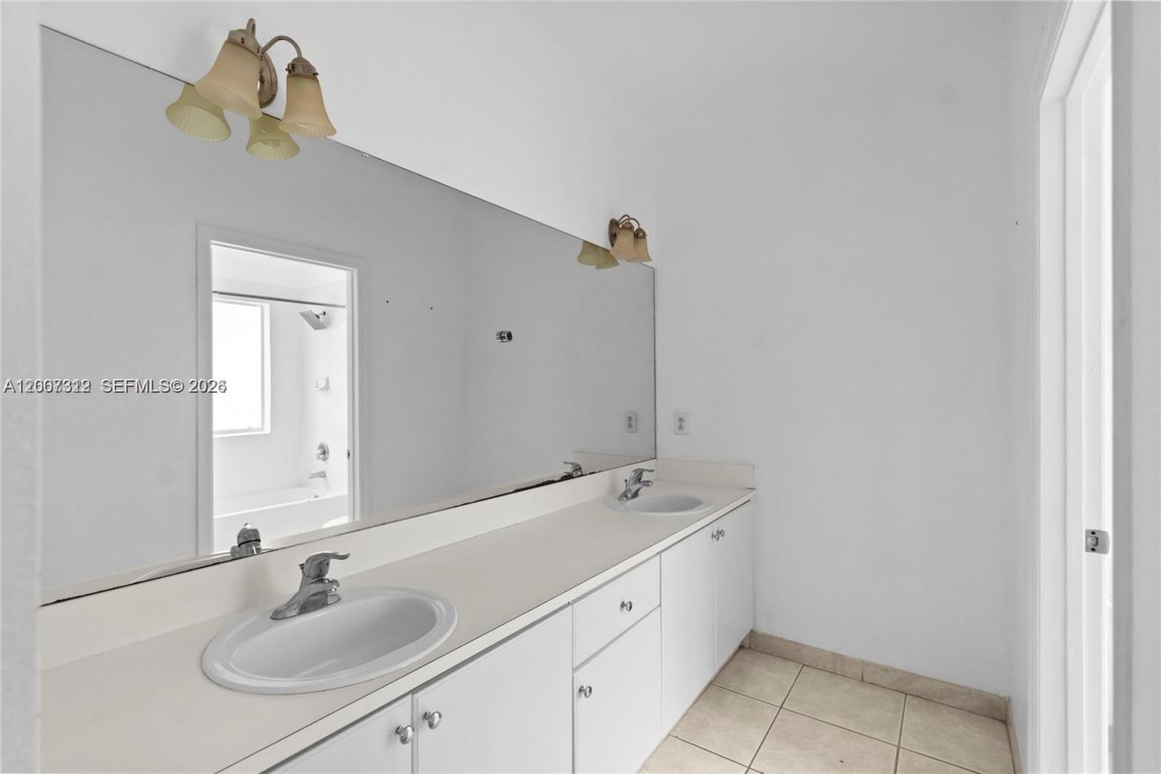 18172 SW 108th Path , Miami, FL 33157 Photo