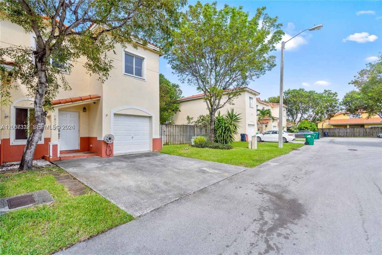 18172 SW 108th Path , Miami, FL 33157 Photo
