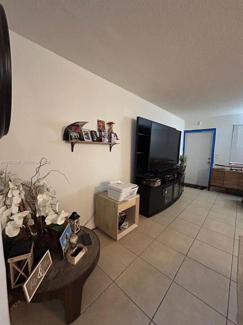 1100 NE 1st Ct , Unit 104, Hallandale Beach, FL 33009 Photo
