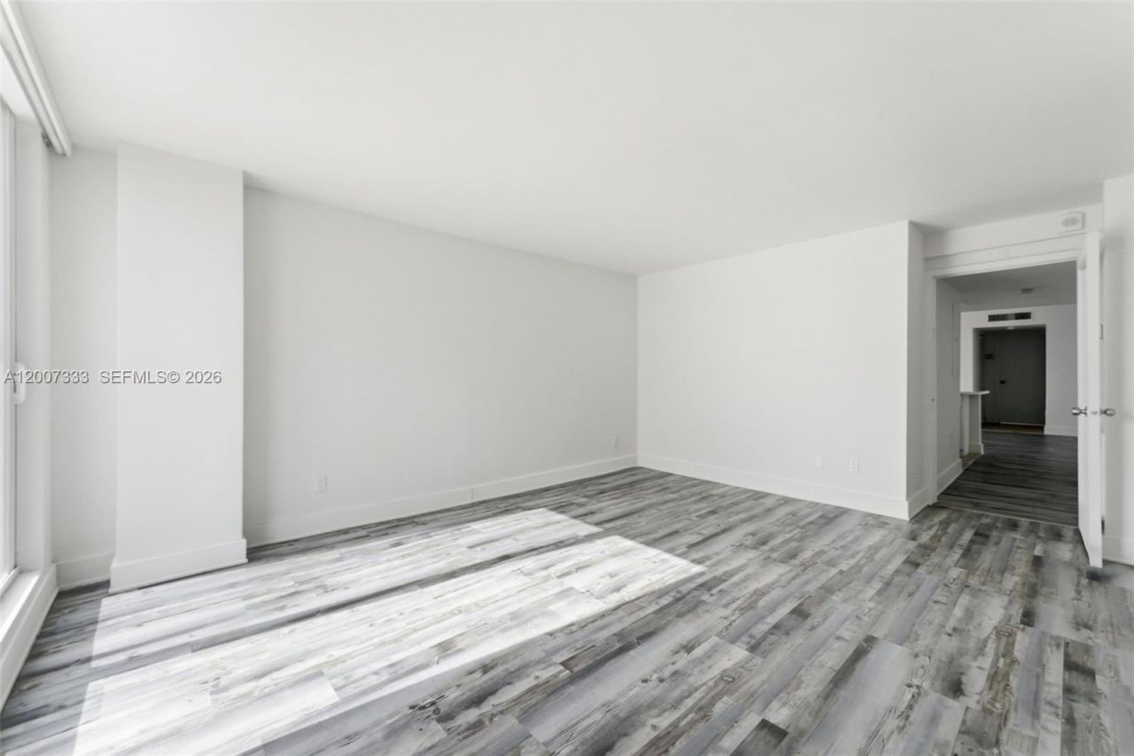 2000 NE 135th St, Unit PH, North Miami, FL 33181 Photo