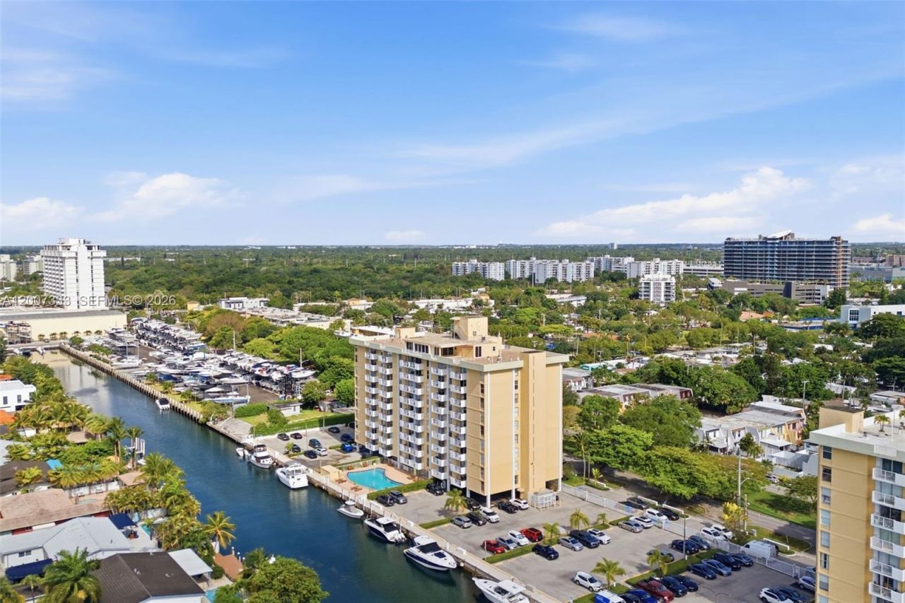 2000 NE 135th St, Unit PH, North Miami, FL 33181 Photo