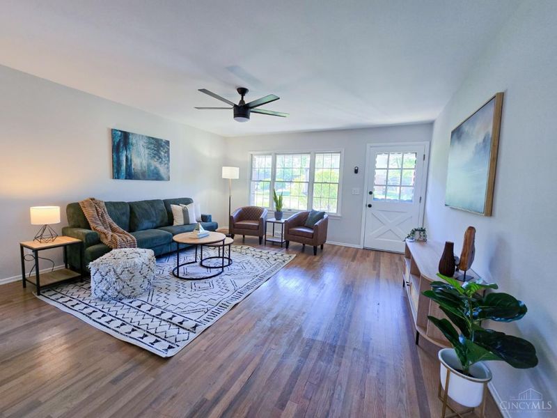 1058 Pinehollow Lane, Springfield Twp., OH 45231 Photo 4