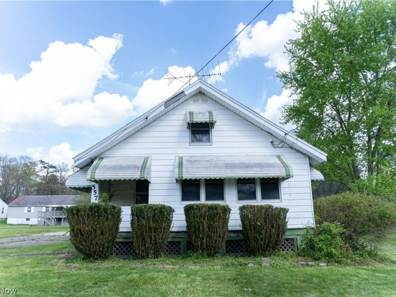 557 Sunshine Avenue, Youngstown, OH 44505 Photo 1