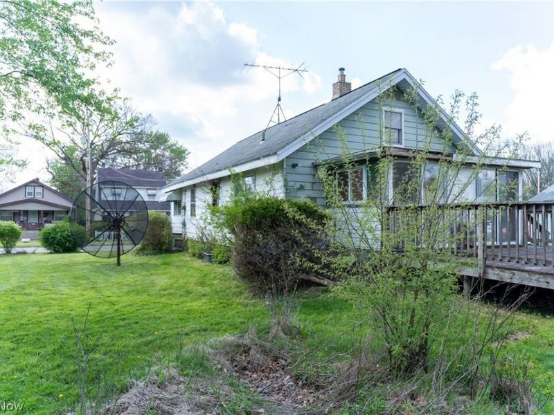 557 Sunshine Avenue, Youngstown, OH 44505 Photo 11