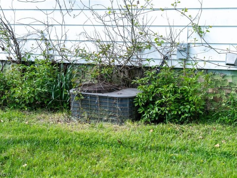 557 Sunshine Avenue, Youngstown, OH 44505 Photo 12