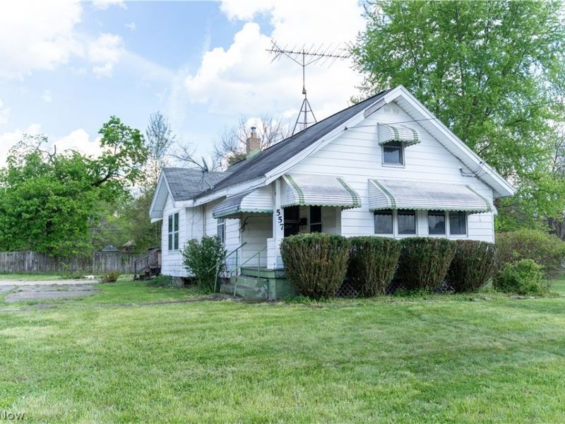 557 Sunshine Avenue, Youngstown, OH 44505 Photo 2