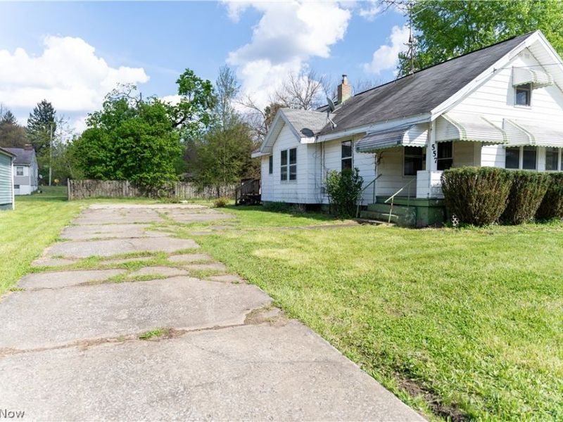 557 Sunshine Avenue, Youngstown, OH 44505 Photo 25