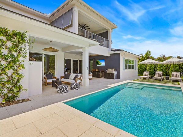 2465 NE Evinrude Circle, Jensen Beach, FL 34957