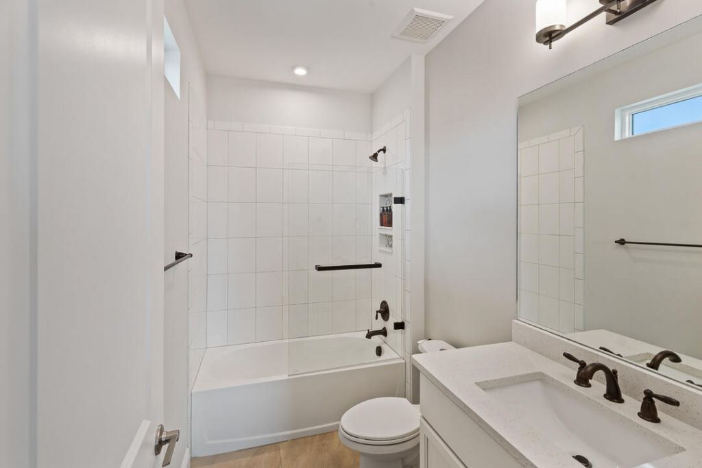 2465 NE Evinrude Circle, Jensen Beach, FL 34957 Photo