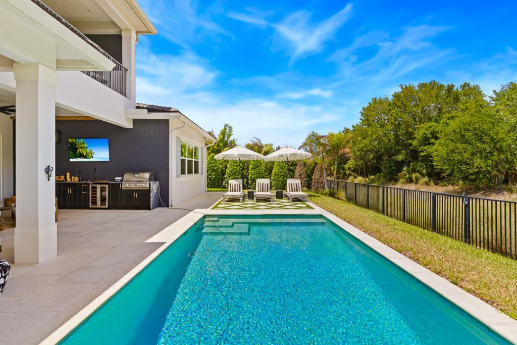 2465 NE Evinrude Circle, Jensen Beach, FL 34957 Photo