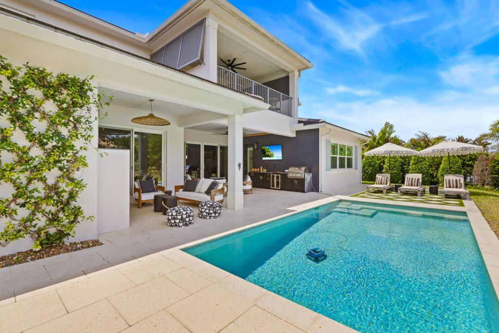 2465 NE Evinrude Circle, Jensen Beach, FL 34957 Photo