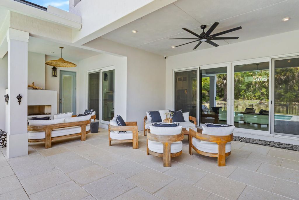 2465 NE Evinrude Circle, Jensen Beach, FL 34957 Photo
