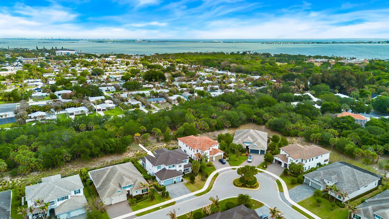 2465 NE Evinrude Circle, Jensen Beach, FL 34957 Photo