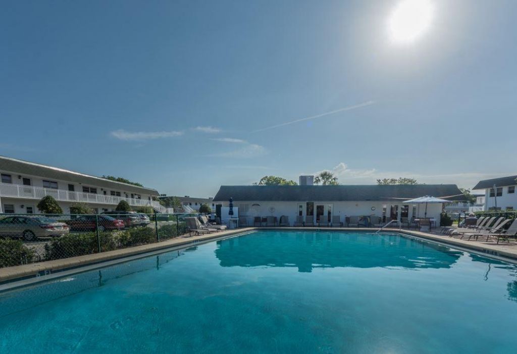 2800 Indian River Boulevard, Unit 4r, Vero Beach, FL 32960 Photo