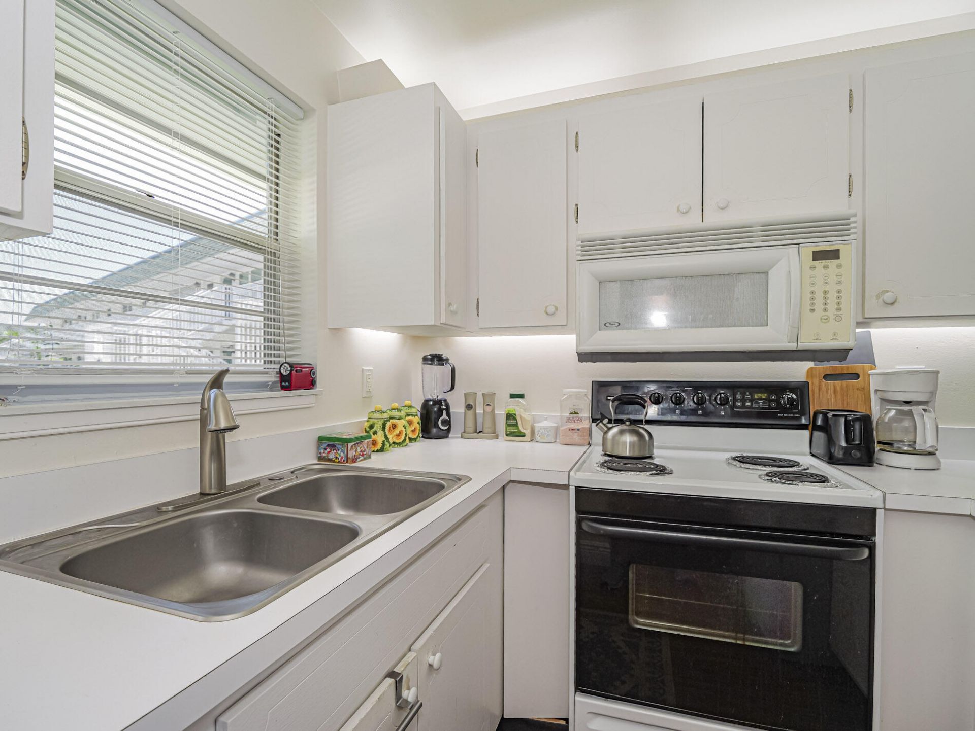 2800 Indian River Boulevard, Unit 4r, Vero Beach, FL 32960 Photo