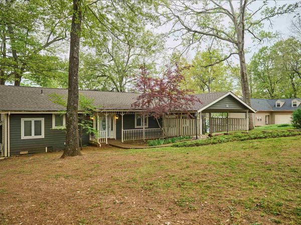 12 Winnebago Ter, Cherokee Village, AR 72529