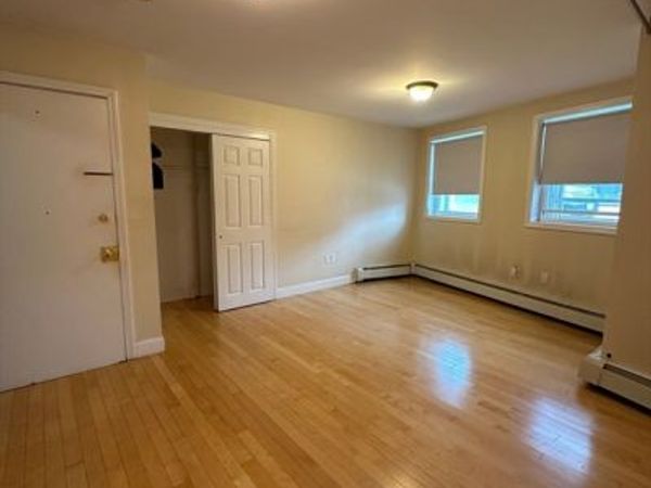 1800 Massachusetts Ave, Unit 8, Cambridge, MA 02140