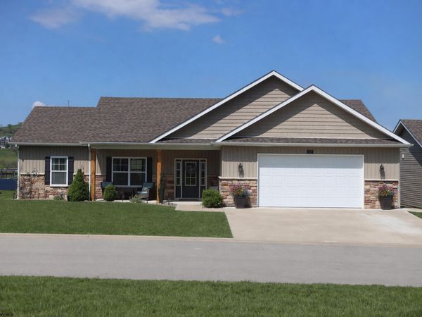 309 Sunbury Lane, Bridgeport, WV 26330
