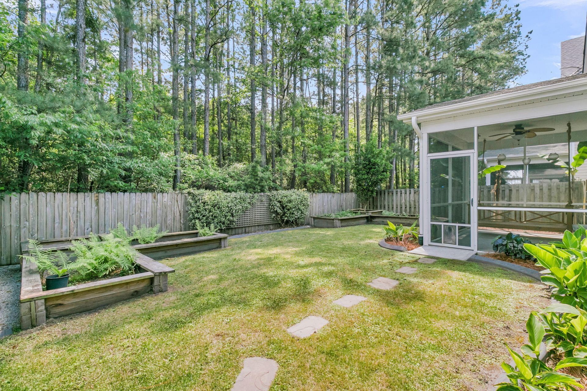 129 Glenspring Drive Photo 36