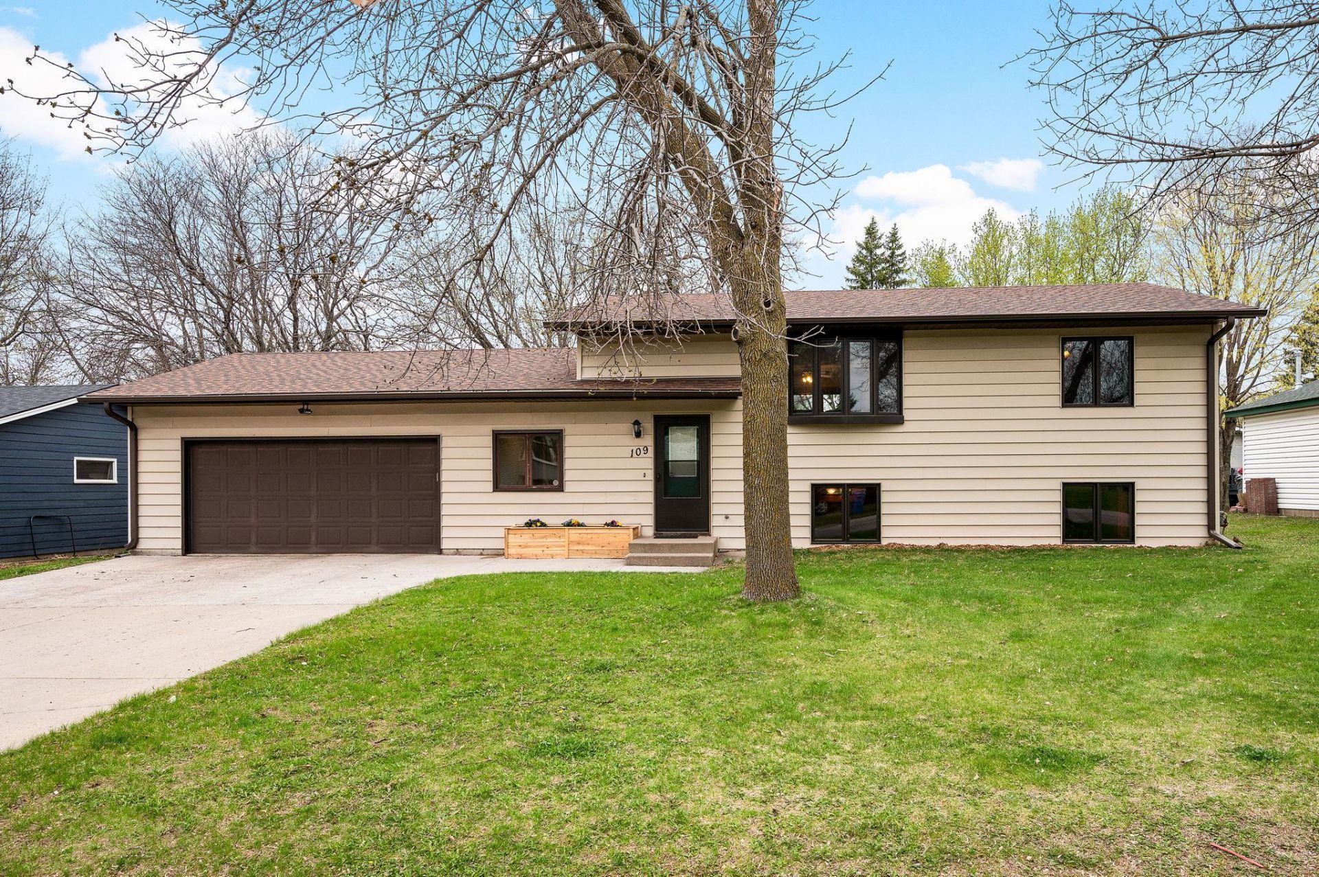 109 Summit Drive NE, Saint Michael, MN 55376