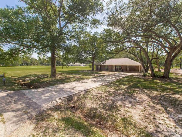 25735 Oak Alley, Holden, LA 70744