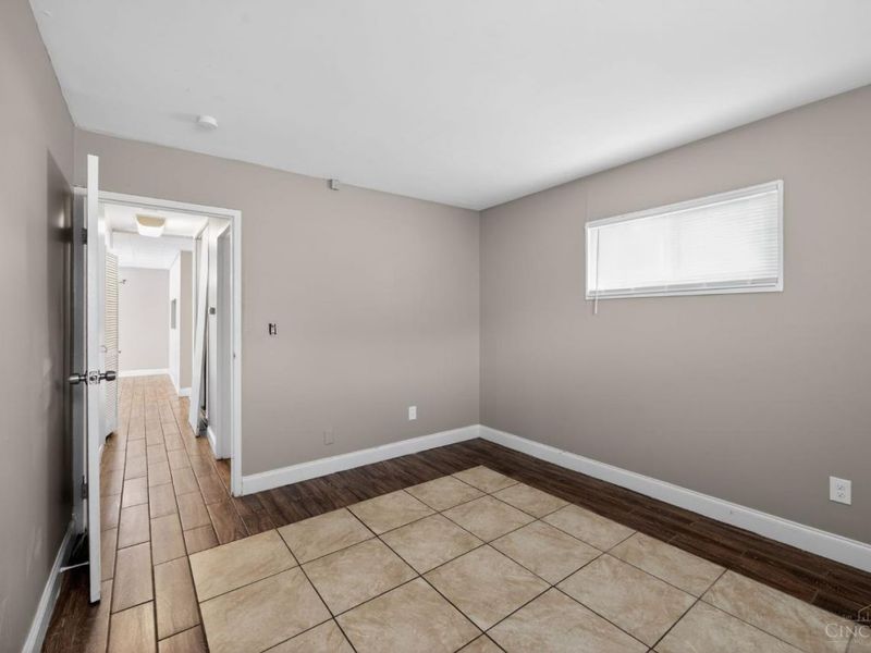 8819 Grenada Drive, Springfield Township, OH 45231 Photo 10