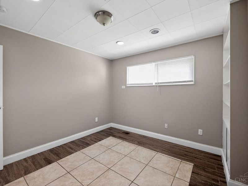 8819 Grenada Drive, Springfield Township, OH 45231 Photo 12