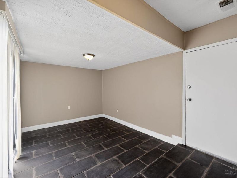 8819 Grenada Drive, Springfield Township, OH 45231 Photo 14