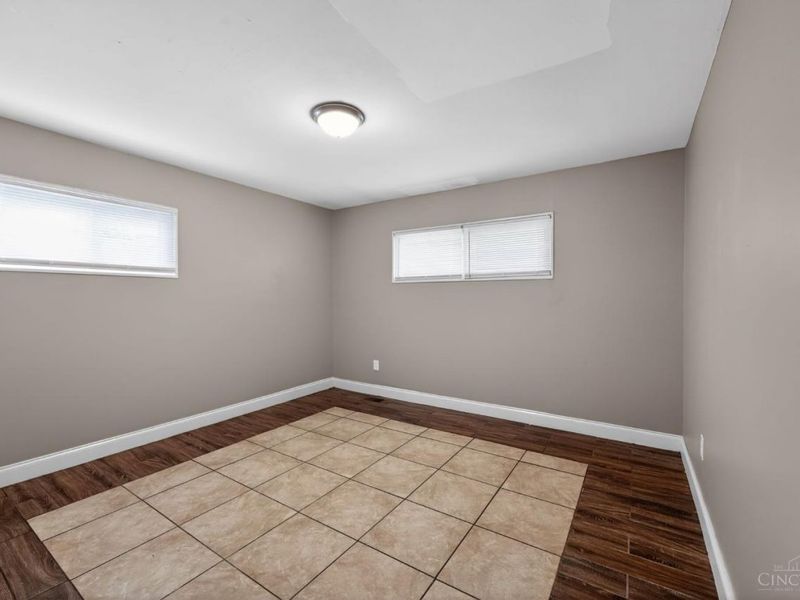 8819 Grenada Drive, Springfield Township, OH 45231 Photo 16