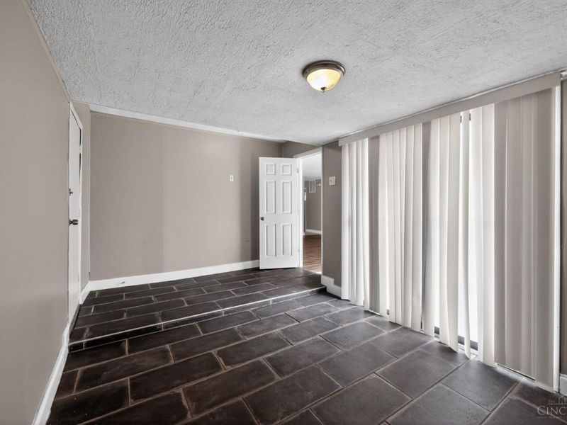 8819 Grenada Drive, Springfield Township, OH 45231 Photo 18