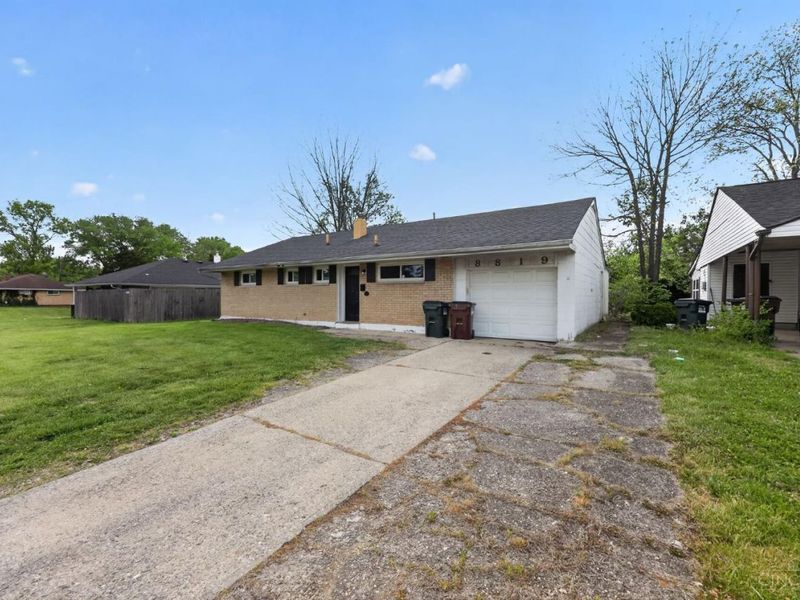 8819 Grenada Drive, Springfield Township, OH 45231 Photo 2