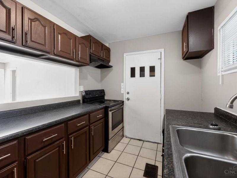 8819 Grenada Drive, Springfield Township, OH 45231 Photo 24