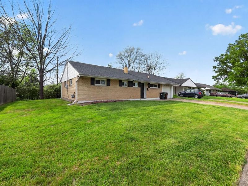 8819 Grenada Drive, Springfield Township, OH 45231 Photo 3