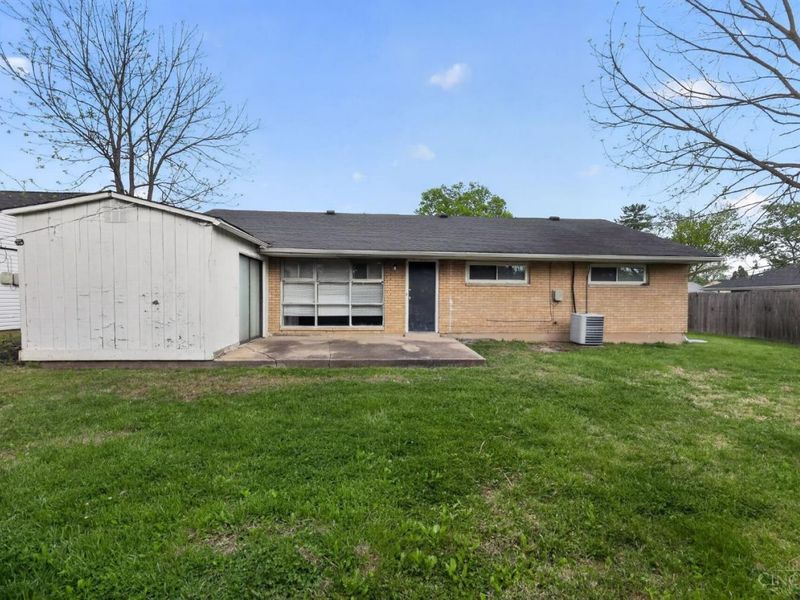 8819 Grenada Drive, Springfield Township, OH 45231 Photo 4