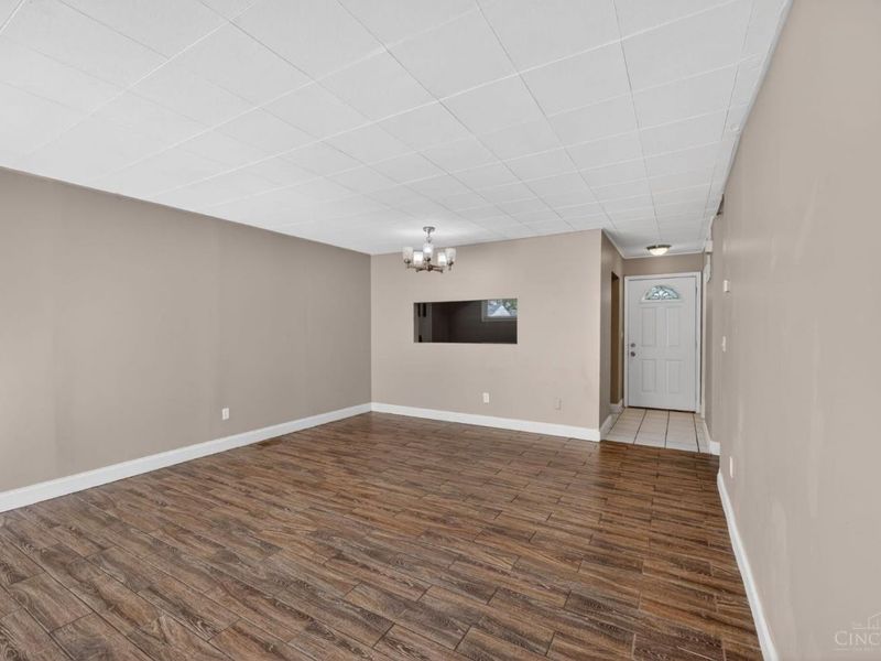 8819 Grenada Drive, Springfield Township, OH 45231 Photo 6